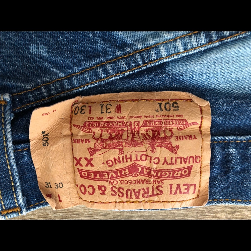 Levi’s - Picture 2 of 3